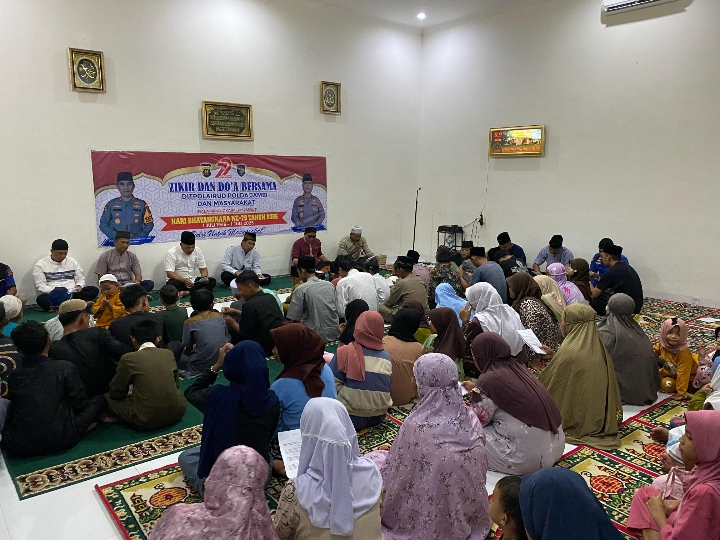 Zikir dan doa bersama Dirpolairud Polda Jambi dengan masyarakat
